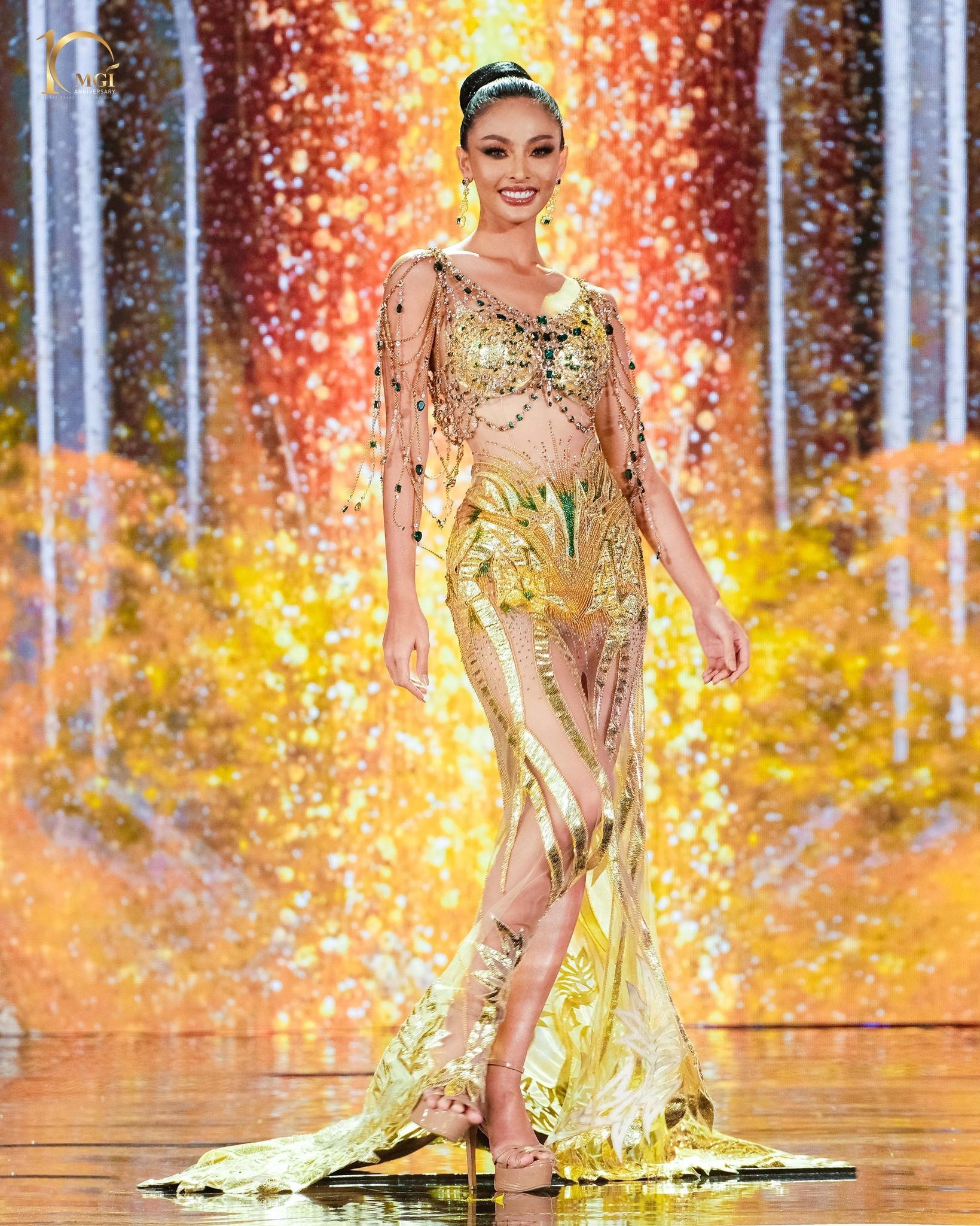 Váy dạ hội gợi cảm ở bán kết Hoa hậu Hòa bình - Ảnh 23.