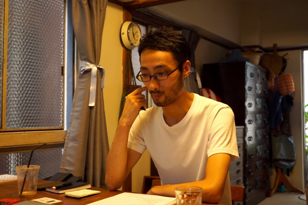Chàng trai người Nhật bỏ việc lương cao, viết sách chia sẻ cách sống hạnh phúc với nghề 'làm 2 ngày nghỉ 5 ngày' - Ảnh 2.