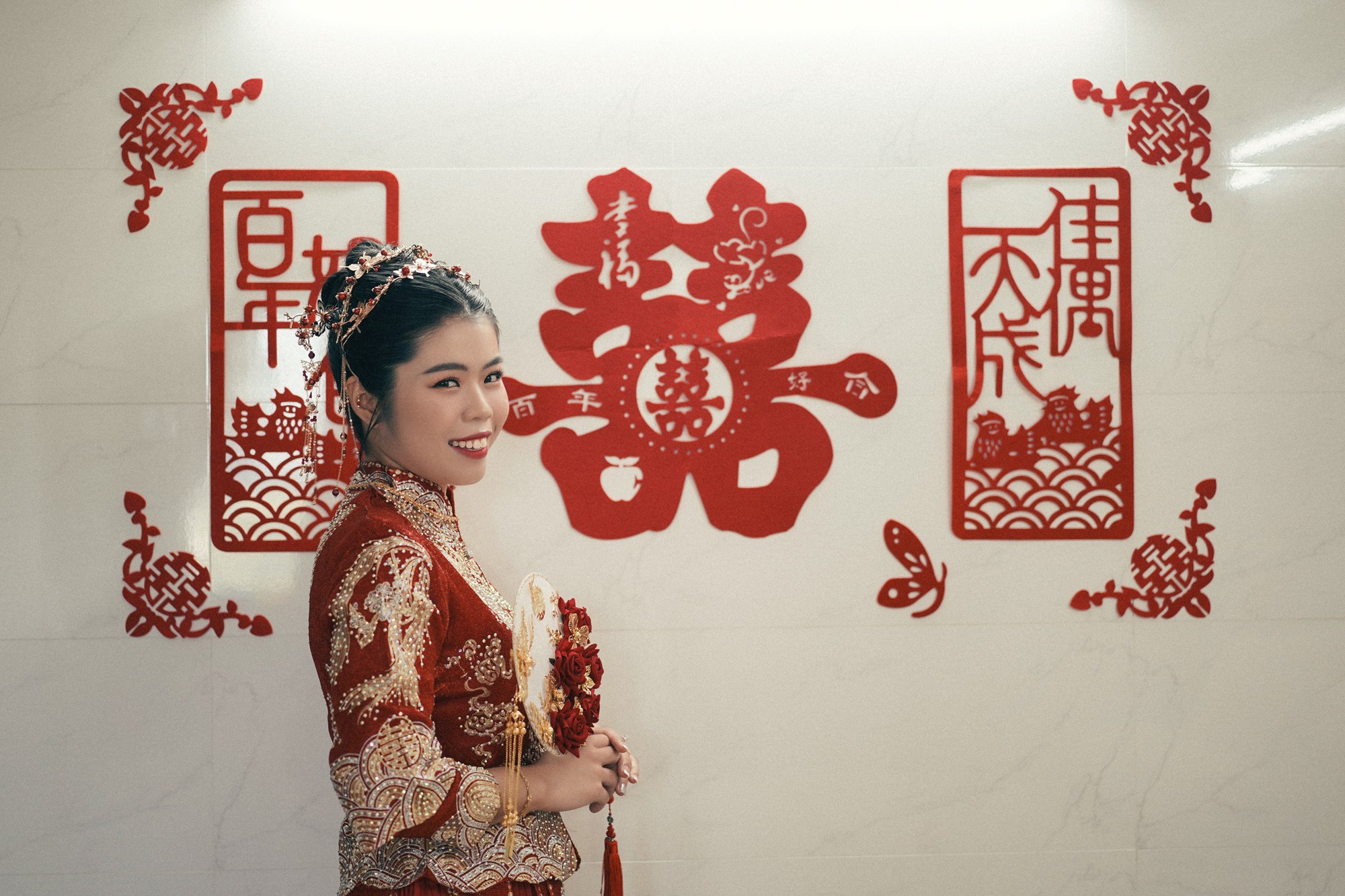 Đám cưới người Hoa với tổng chi phí 300 triệu tại An Giang: Tỉ mỉ từ cách chọn hoa cưới đến trang phục cô dâu - Ảnh 5.