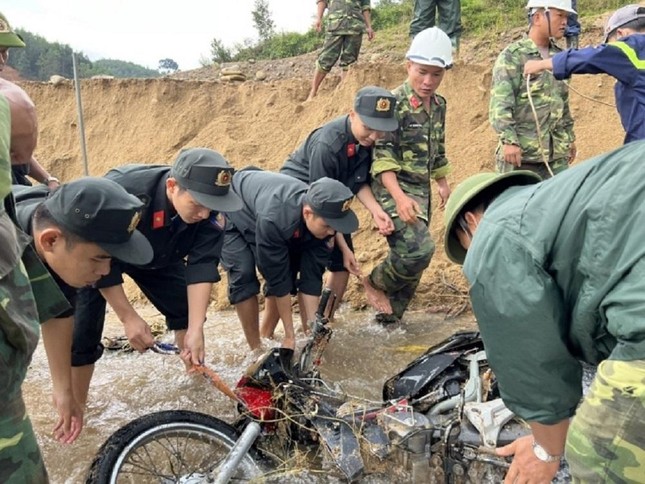 Tìm thấy thi thể kỹ sư trong vụ sạt lở thủy điện ở Quảng Ngãi sau 20 ngày mất tích - Ảnh 3.