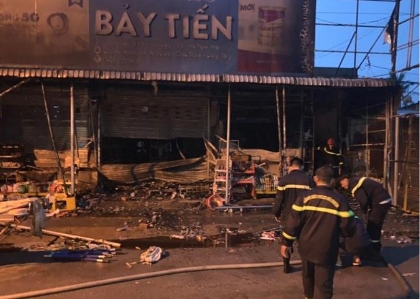 Cháy cửa hàng bách hóa ở Đồng Tháp, 3 người chết thảm - Ảnh 1.