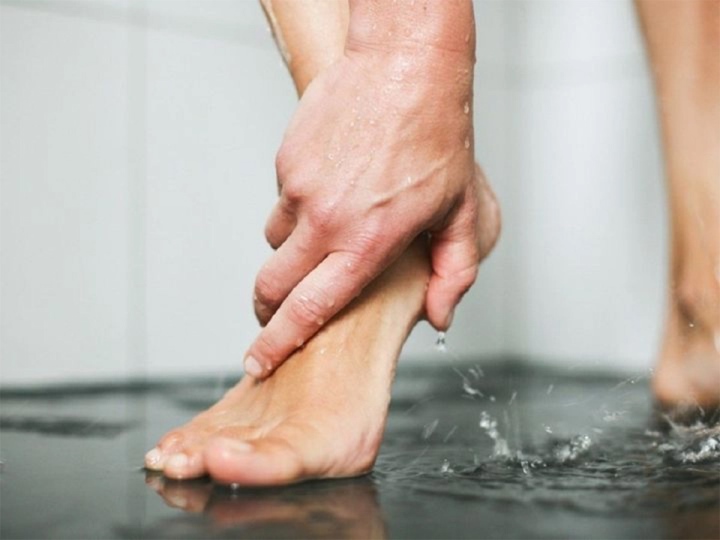 Trắc nghiệm t&iacute;nh c&aacute;ch qua tr&igrave;nh tự tắm rửa - Ảnh 1.