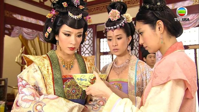 TVB mời Xa Thi Mạn, Dương Di trở lại để cứu vớt rating - Ảnh 2.