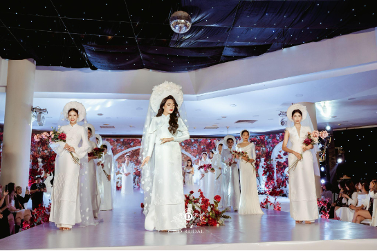 NTK Dung Dung biến giấc mơ cổ tích của mọi cô gái thành hiện thực qua BST váy cưới Ngọc Nữ - Ảnh 6.