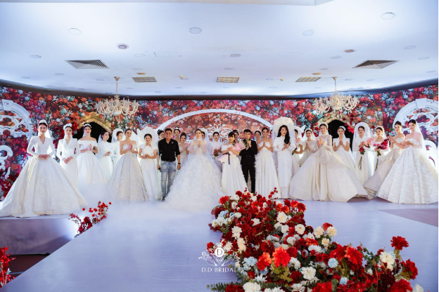 NTK Dung Dung biến giấc mơ cổ tích của mọi cô gái thành hiện thực qua BST váy cưới Ngọc Nữ - Ảnh 10.