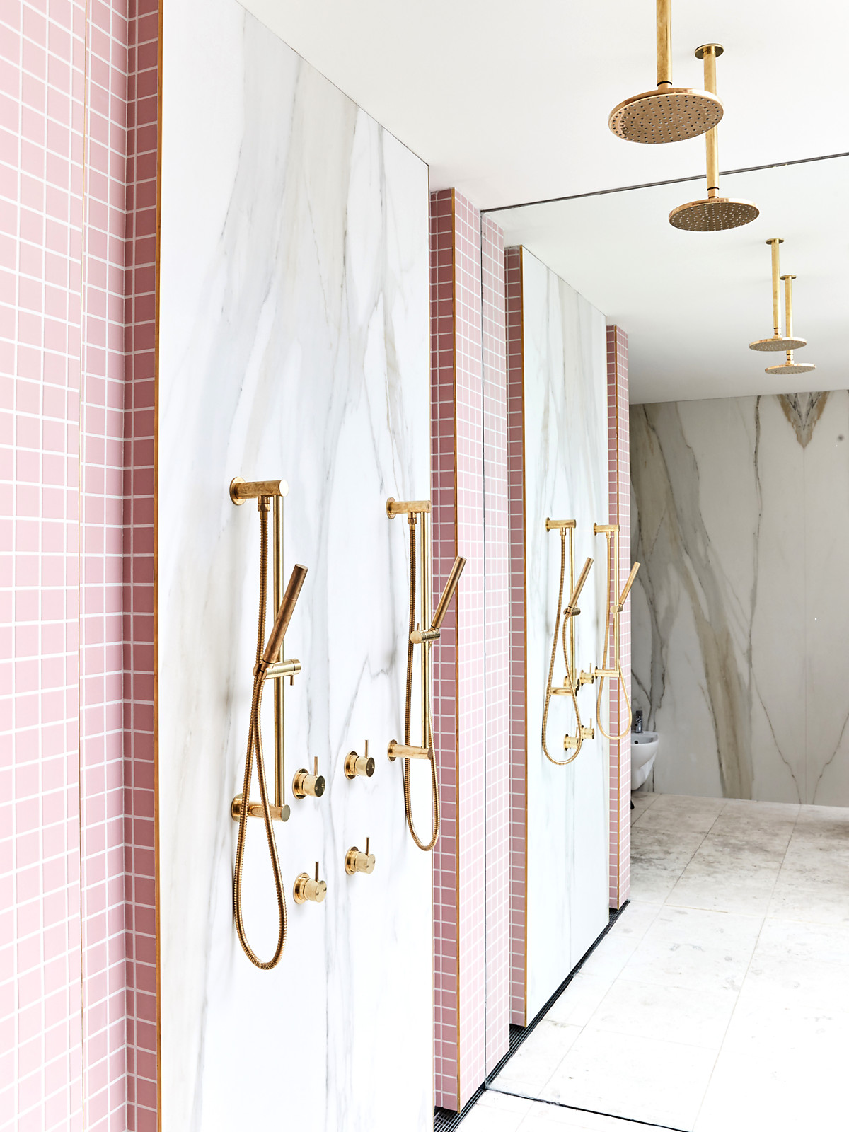 Lịm tim với những căn phòng tắm màu hồng millennial hiện đại - Ảnh 6.
