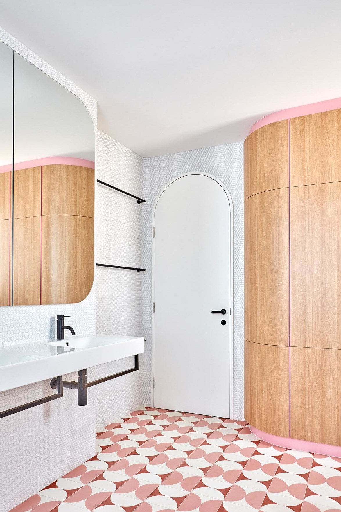 Lịm tim với những căn phòng tắm màu hồng millennial hiện đại - Ảnh 8.