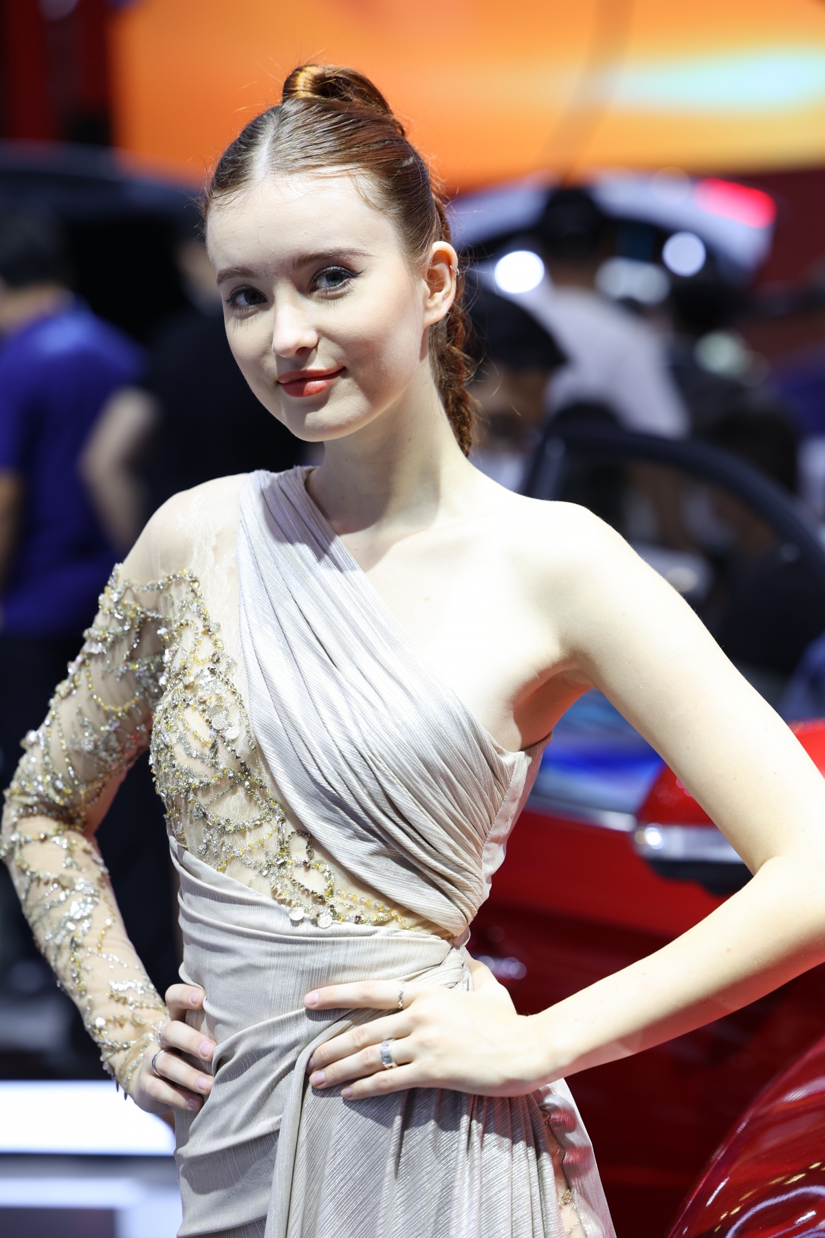 Dàn sao và người đẹp hội tụ tại Triển lãm ô tô Việt Nam 2022 - Ảnh 12.