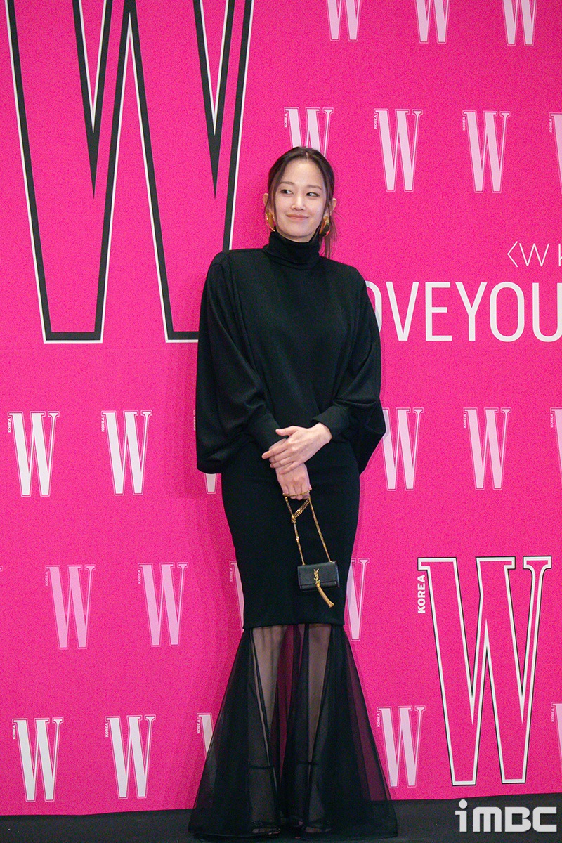 35 sao hạng A đổ bộ siêu thảm hồng: Mỹ nhân đẹp nhất thế giới đè bẹp Dara và dàn mỹ nhân, BTS - Ji Chang Wook bảnh ngút ngàn - Ảnh 26.