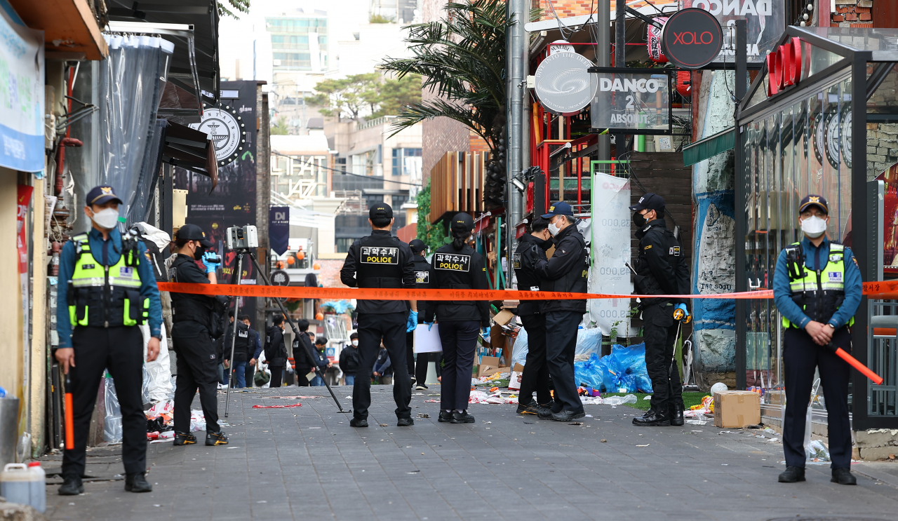 V&eacute;n m&agrave;n 4 yếu tố dẫn đến thảm kịch Itaewon - Ảnh 2.