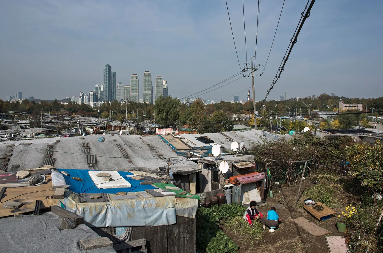 'Làng mặt trăng' ở Hàn Quốc cho thấy một góc nhìn khác về một Seoul hoa lệ - Ảnh 4.