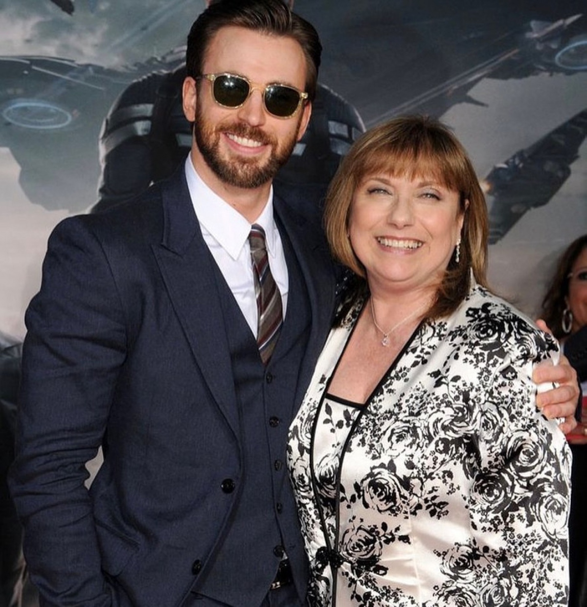 Mối quan hệ đặc biệt của Chris Evans với mẹ - Ảnh 1.