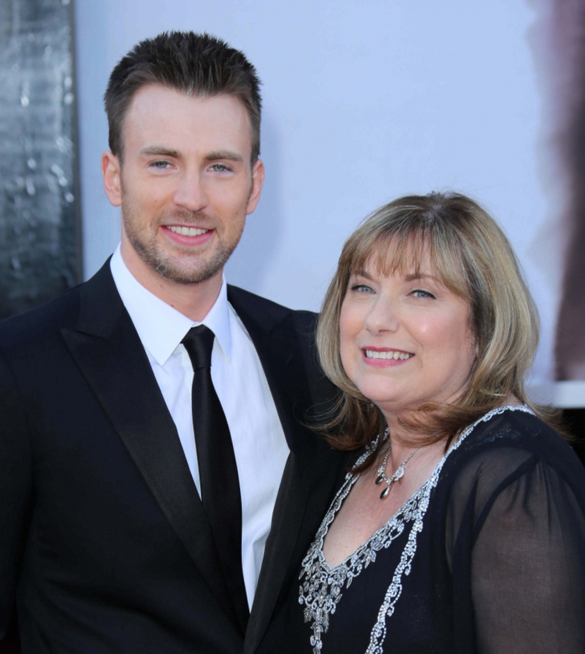 Mối quan hệ đặc biệt của Chris Evans với mẹ - Ảnh 2.