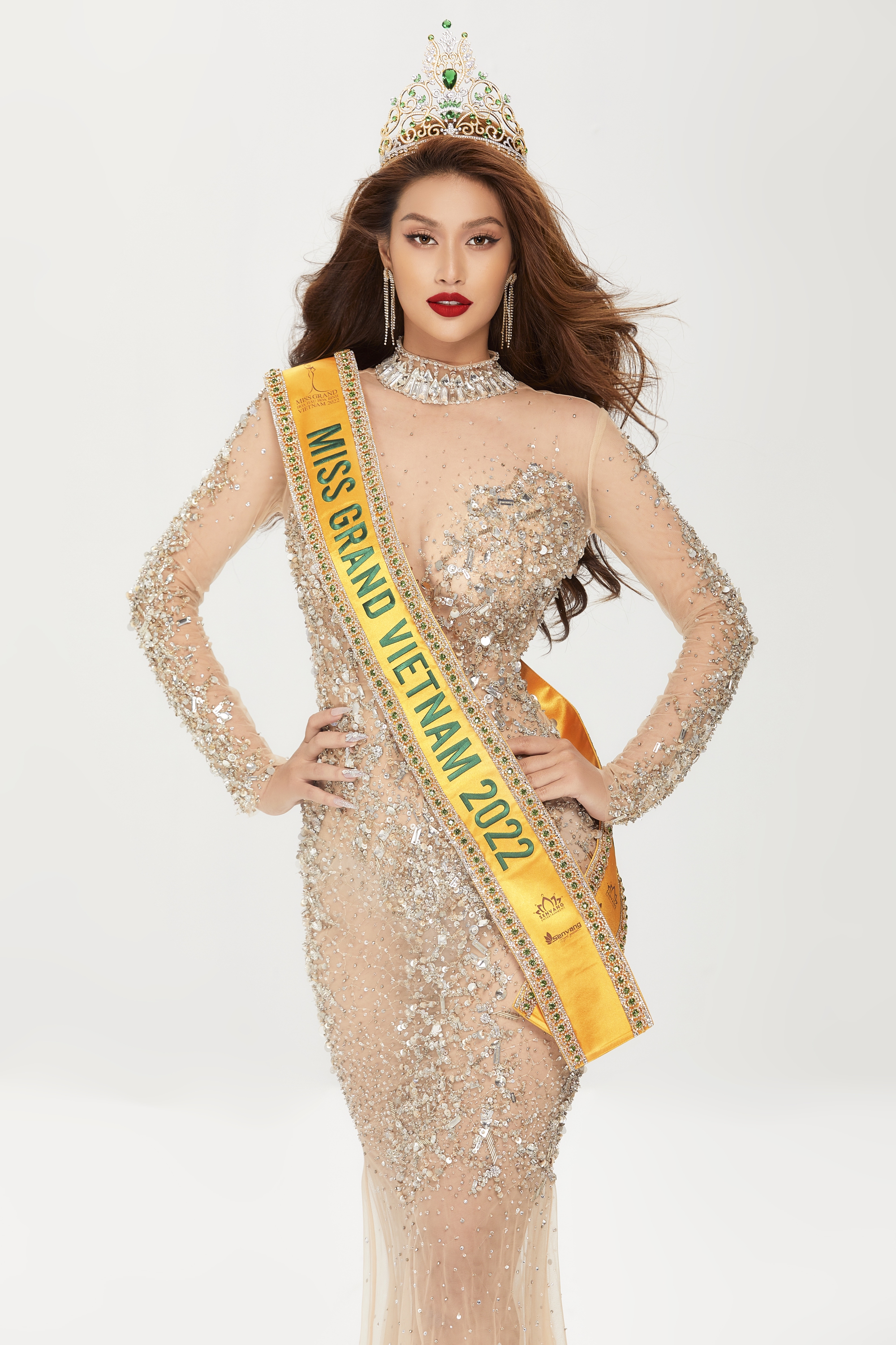 Hoa hậu Thiên Ân chuẩn bị 30 bộ trang phục cho hành trình Miss Grand International 2022 - Ảnh 3.