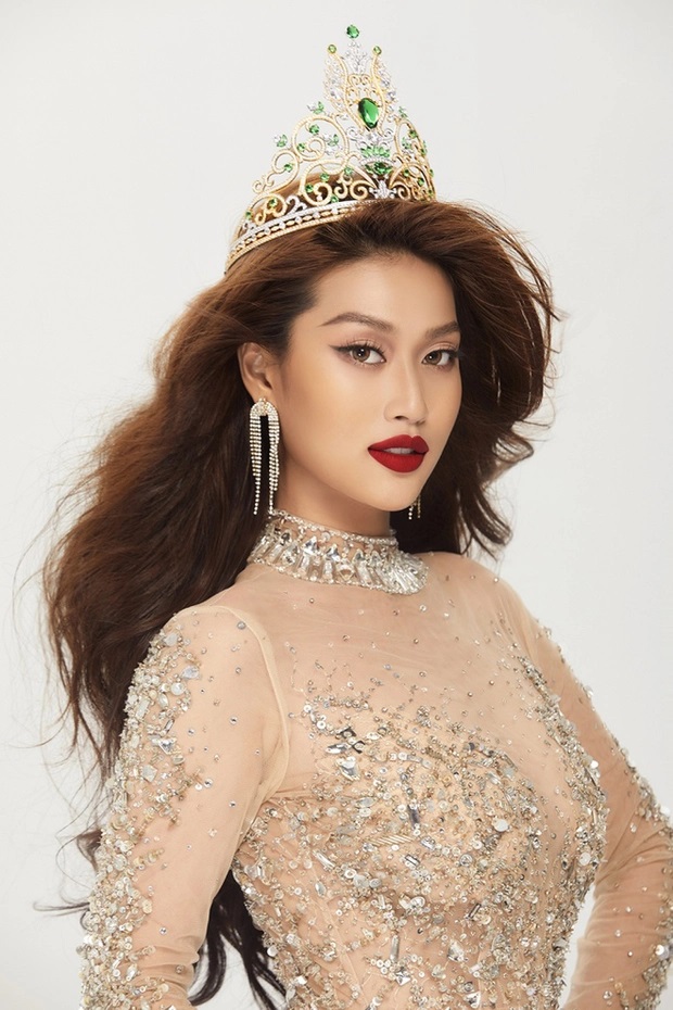 Hoa hậu Thiên Ân chuẩn bị 30 bộ trang phục cho hành trình Miss Grand International 2022 - Ảnh 2.