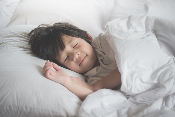 Khung giờ đi ngủ lý tưởng để trẻ phát triển toàn diện - Ảnh 3.
