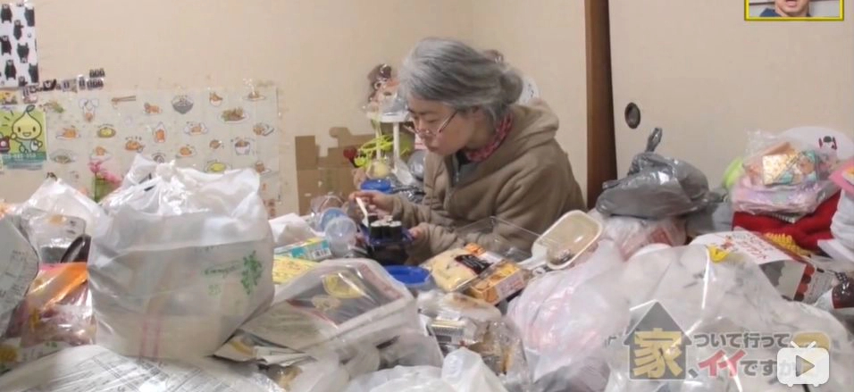 Hai mẹ con người Nhật lên sóng truyền hình bởi lối sống 'chìm ngập trong rác' - Ảnh 5.