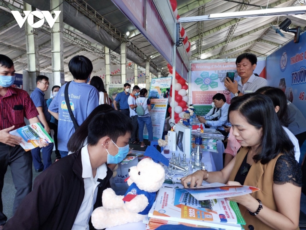 Nước rút xét tuyển đại học đợt 2, nhiều điều thí sinh cần lưu ý - Ảnh 2. Nước rút xét tuyển đại học đợt 2, nhiều điều thí sinh cần lưu ý - Ảnh 2.