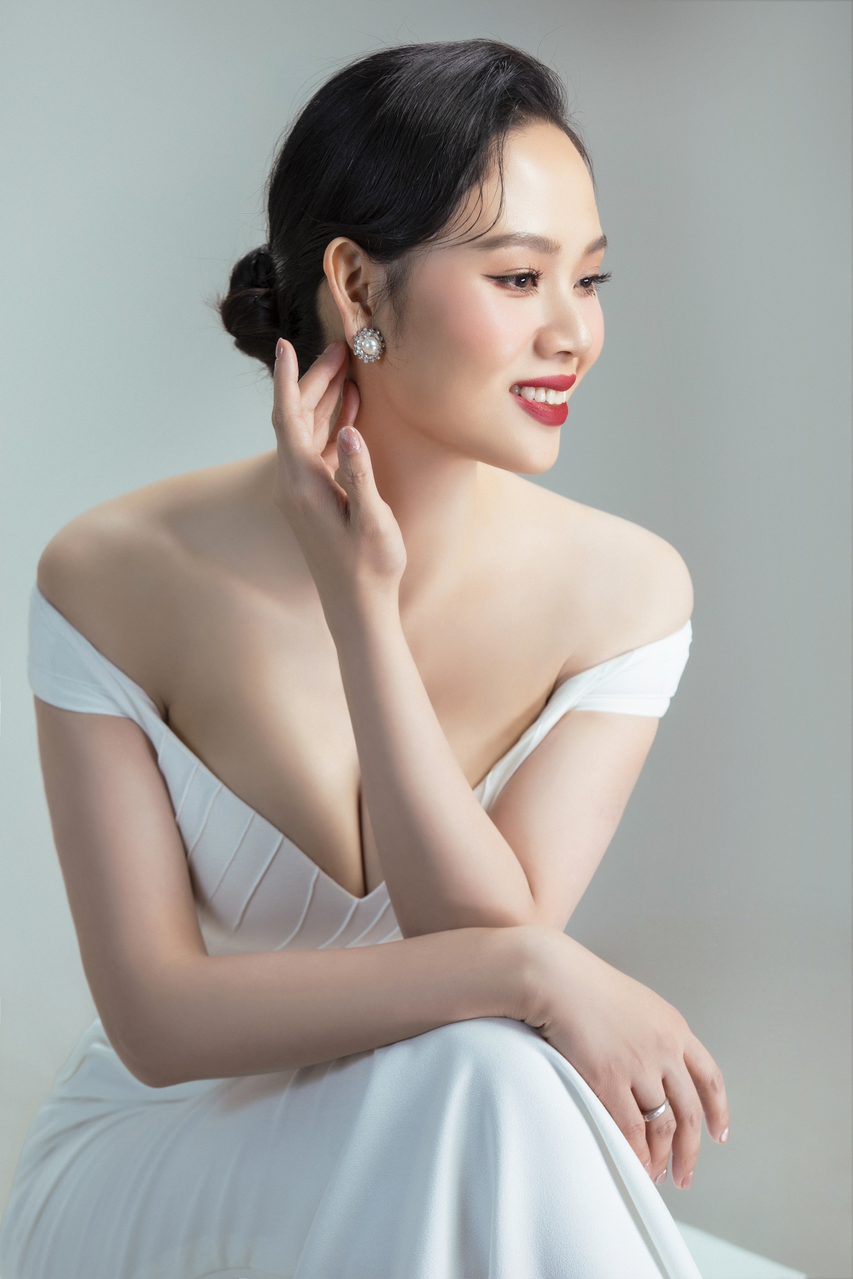 Hoa hậu Mai Phương đẹp kiêu sa trong bộ ảnh kỷ niệm 20 năm đăng quang - Ảnh 1.