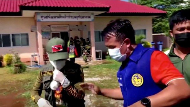 Xả súng ở nhà trẻ Thái Lan: Nghi phạm nã đạn khi đến đón con nhưng không gặp - Ảnh 3.