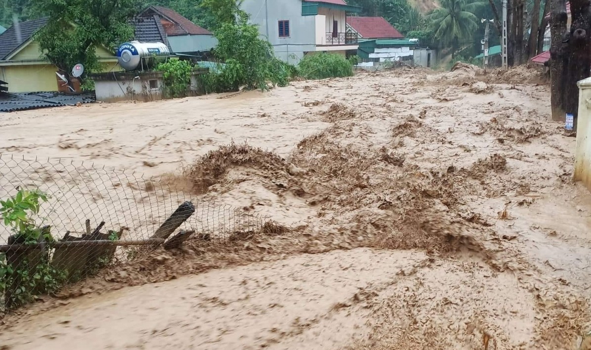 Không khí lạnh ảnh hưởng, miền Bắc chuyển rét dưới 16 độ, miền miền Trung đối mặt mưa lớn - Ảnh 2.