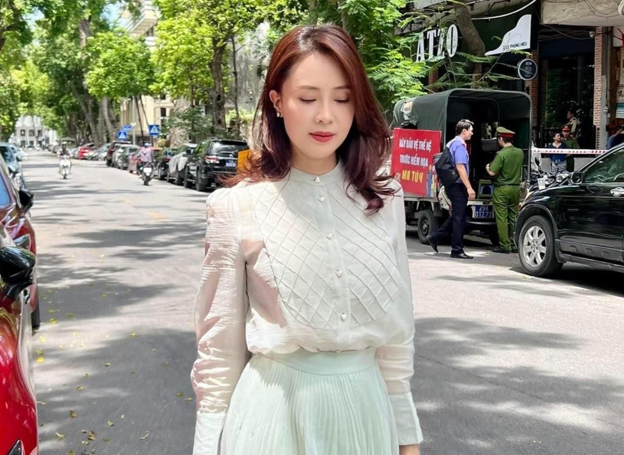 Vai diễn tr&ugrave;ng lặp của Hồng Diễm - Ảnh 2.