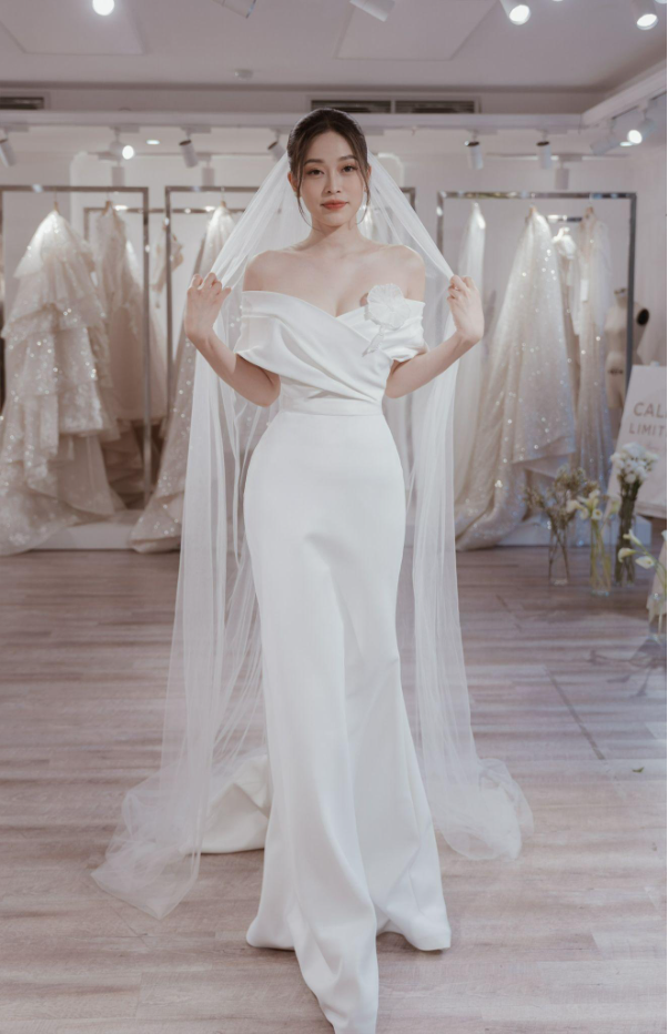 Á hậu Phương Nga rơi nước mắt trước kiệt tác váy cưới dành cho riêng mình từ NTK Phương Linh - Ảnh 5.
