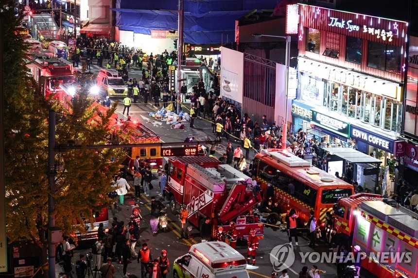 'Ảnh đế' Yoo Ah In lên tiếng về tin đồn gián tiếp gây ra đám đông giẫm đạp tại thảm kịch Itaewon - Ảnh 2.