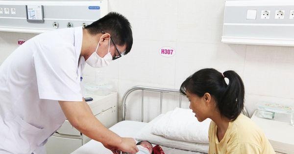 Chỉ nôn nhiều, bú kém, bé sơ sinh Phú Thọ mắc căn bệnh nguy hiểm 10.000 trẻ mới có 1 trẻ bị - Ảnh 1.