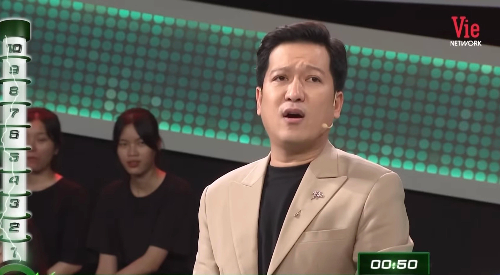Câu đố Tiếng Việt: "Mại" trong "mềm mại" có nghĩa là gì? - Ảnh 1. Câu đố Tiếng Việt: "Mại" trong "mềm mại" có nghĩa là gì? - Ảnh 1.