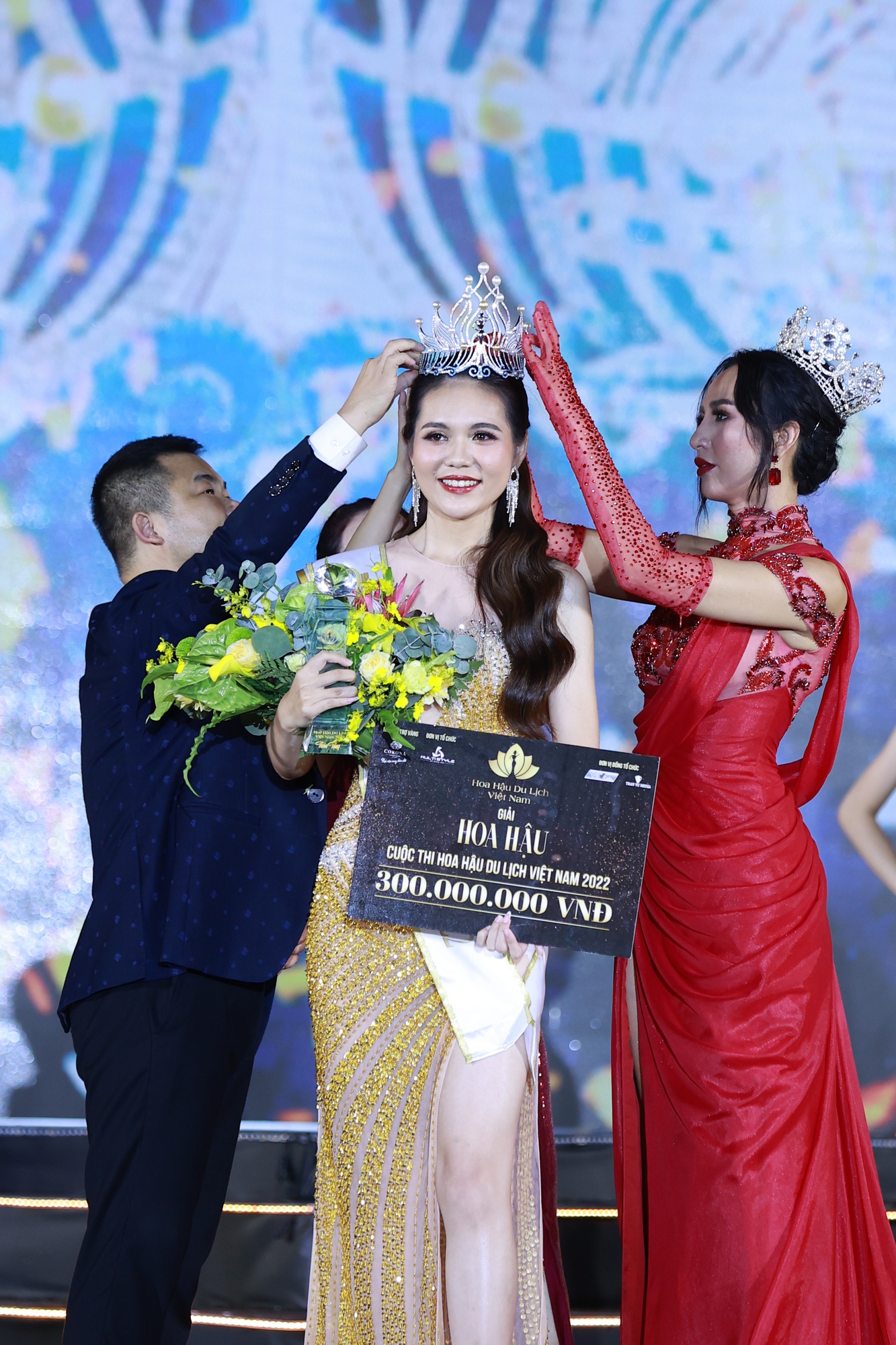 Lương Kỳ Duyên đăng quang Hoa hậu Du lịch Việt Nam 2022 - Ảnh 1.