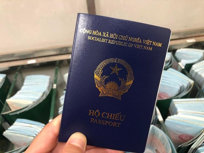 Quốc hội đồng ý bổ sung nơi sinh vào hộ chiếu mẫu mới - Ảnh 1.