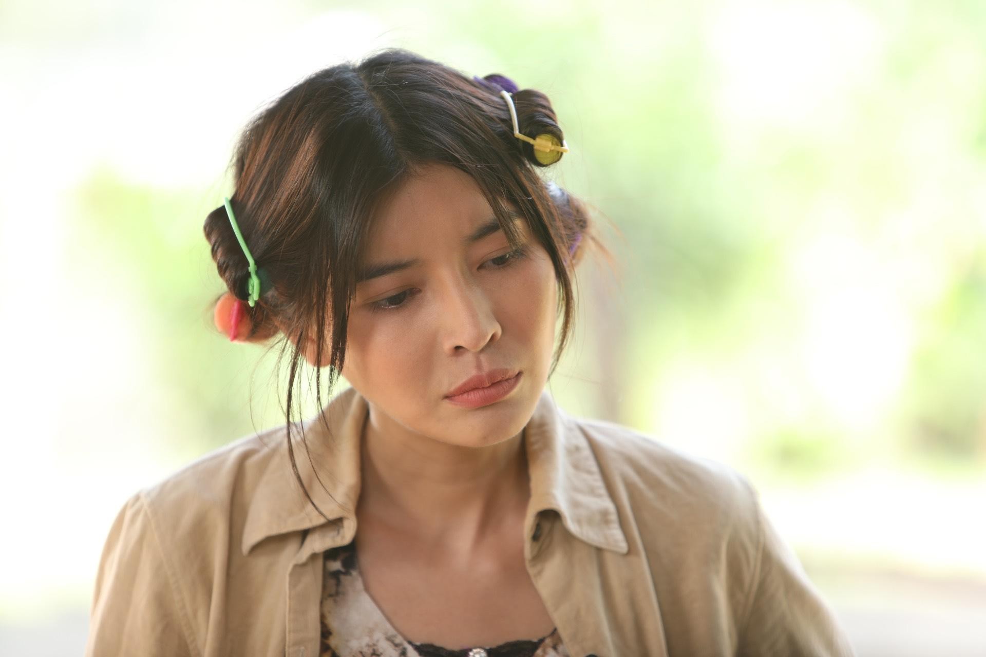 Cao Thái Hà ngoài đời nóng bỏng, trên phim quê mùa - Ảnh 4.