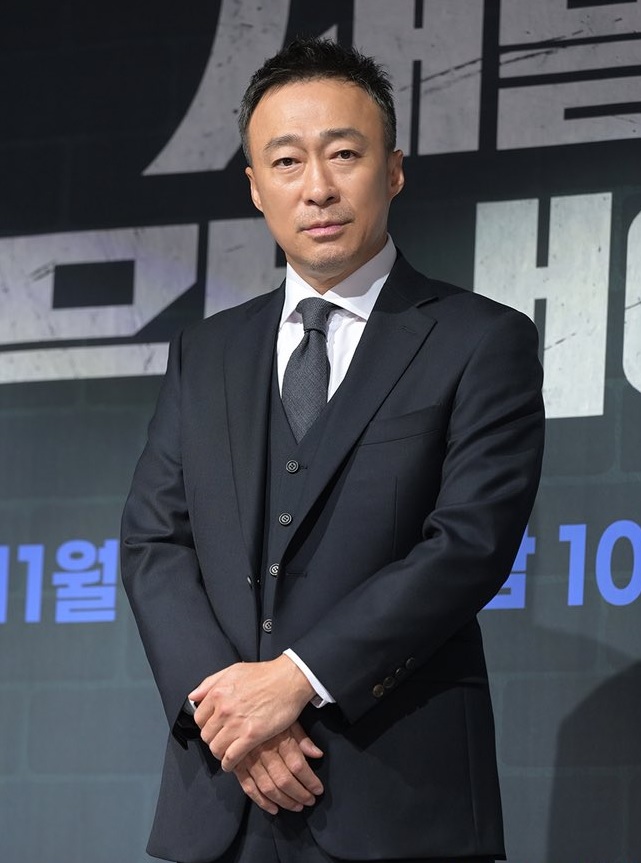 Song Joong Ki sánh đôi &quot;chị đẹp&quot; Shin Hyun Been ở họp báo ra mắt phim mới - Ảnh 7.