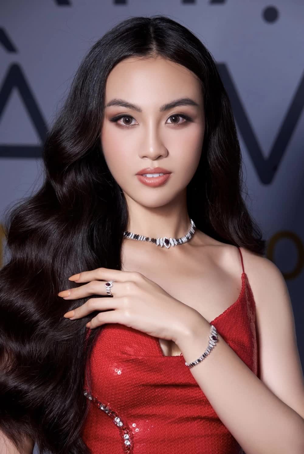 'Soi' profile Huỳnh Phạm Thuỷ Tiên - cô gái được fan nhan sắc Việt ủng hộ tham dự Miss Charm 2023 - Ảnh 3.