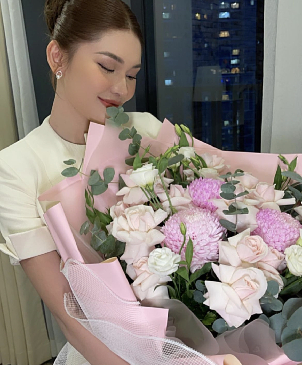 Á hậu Thuỳ Dung lên xe hoa vào tháng 12, hé lộ thiệp cưới và 2 khách mời đầu tiên - Ảnh 2.