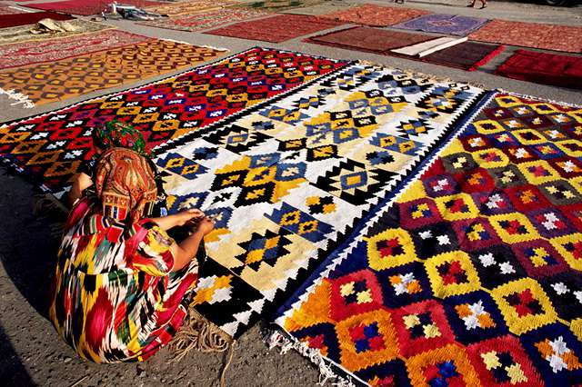 bukhara-rug-what-is-it-and-why-do-you-choose-it-1667314941993512643042-1667377790558-16673777926601056630216.jpg