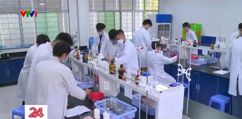 Đại học Việt Nam xếp hạng cao thế giới về tỉ lệ sinh viên có việc làm - Ảnh 2.