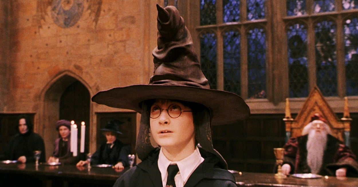 Loạt chi tiết khó chấp nhận ở Harry Potter phần mới nhất: Hình tượng nam chính khác lạ hoàn toàn - Ảnh 6.