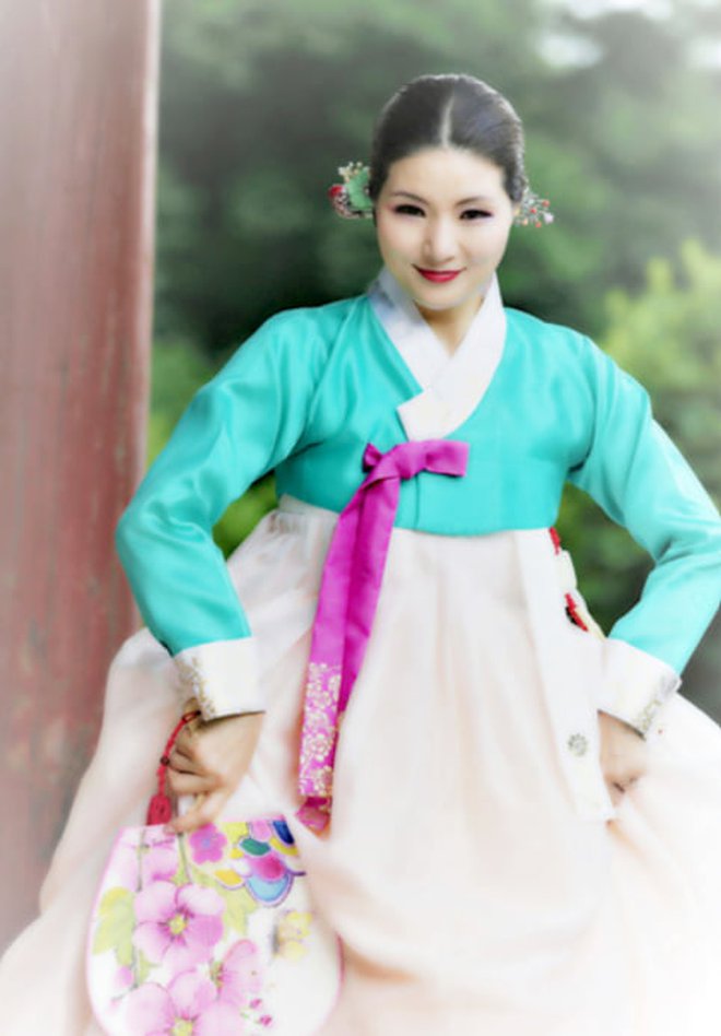 Mẹ nữ thần Suzy: Giám đốc Hiệp hội khiêu vũ và nghệ thuật Hàn, nhan sắc không vừa di truyền cho con - Ảnh 2.
