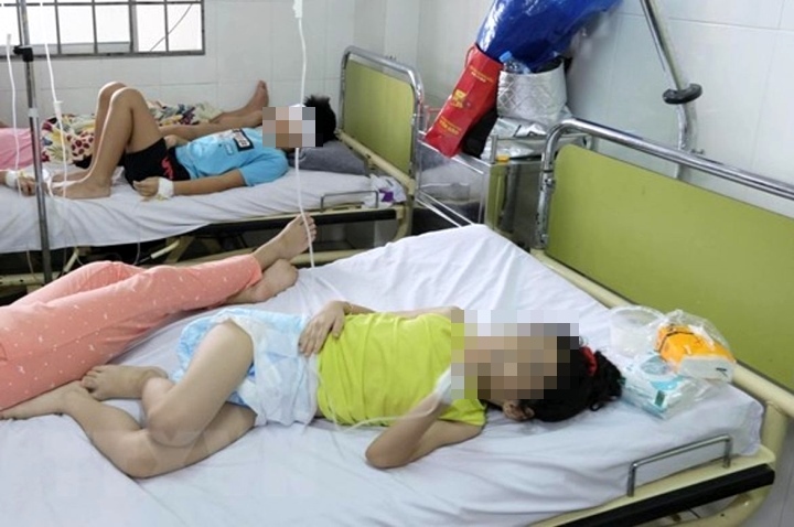 Hơn 600 học sinh trường Ischool Nha Trang ngộ độc, Bộ GD&ĐT gửi yêu cầu khẩn