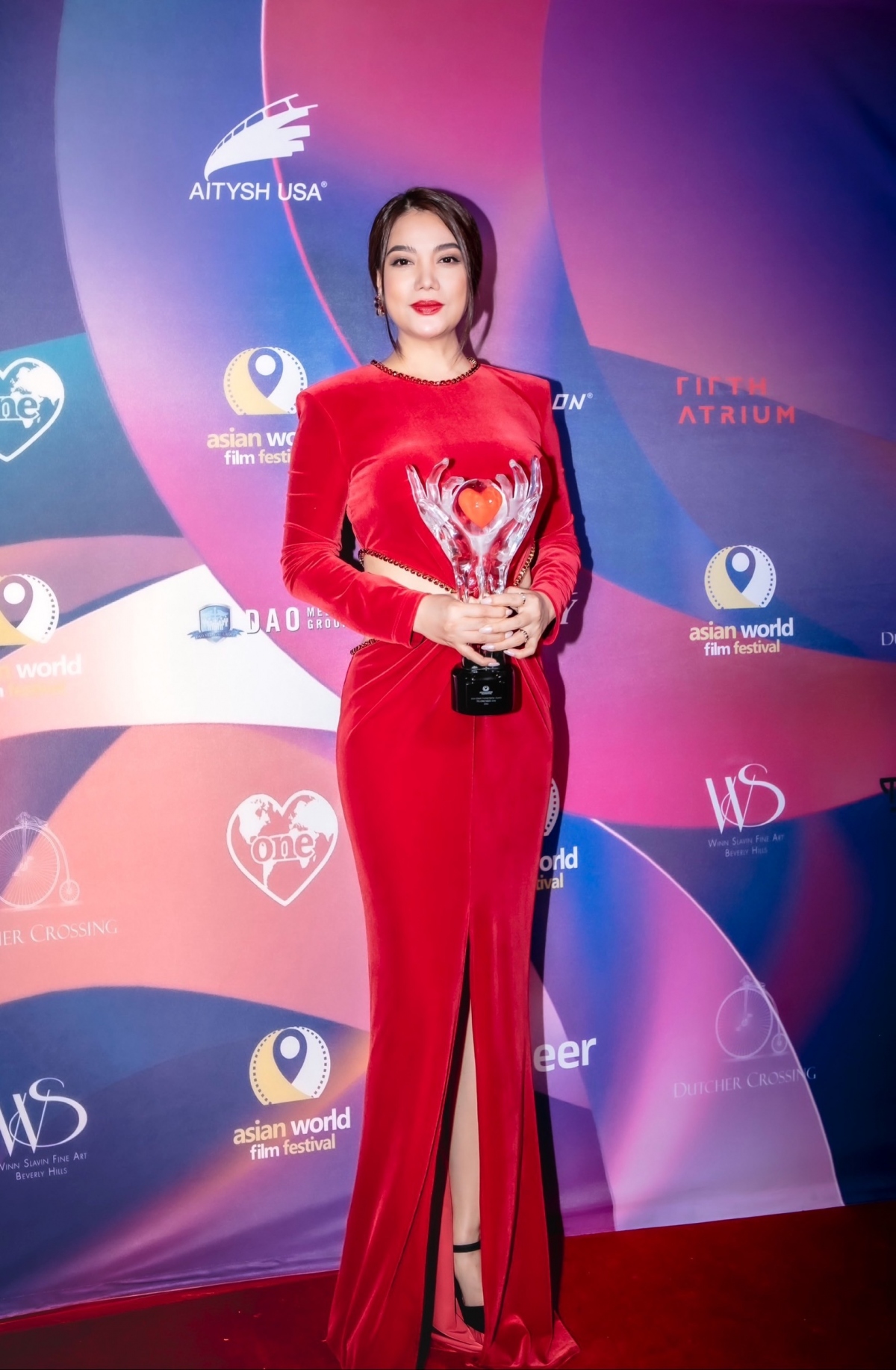 Trương Ngọc Ánh áp lực khi làm Chủ tịch giám khảo Liên hoan phim quốc tế - Ảnh 1.