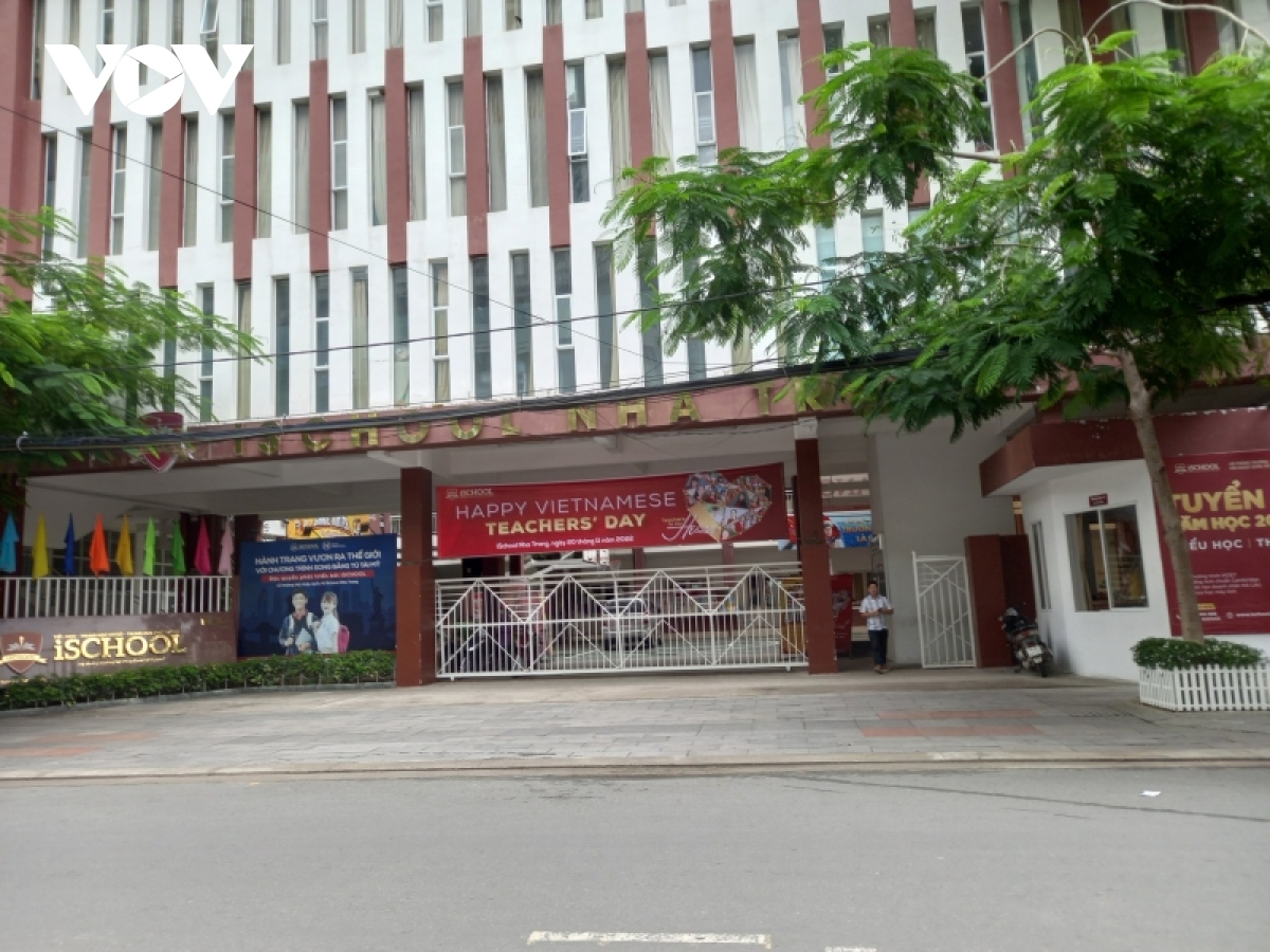 Làm rõ trách nhiệm việc gần 650 học sinh trường ISChool Nha Trang bị ngộ độc - Ảnh 2.