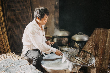Chiếc bánh gạo: Thơm bừng ký ức quê hương và câu chuyện đong đầy yêu thương - Ảnh 1.