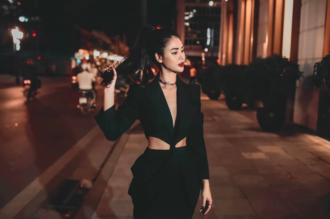 Những bộ cánh tông đen đầy sức hút của dàn nữ diễn viên Việt - Ảnh 24.