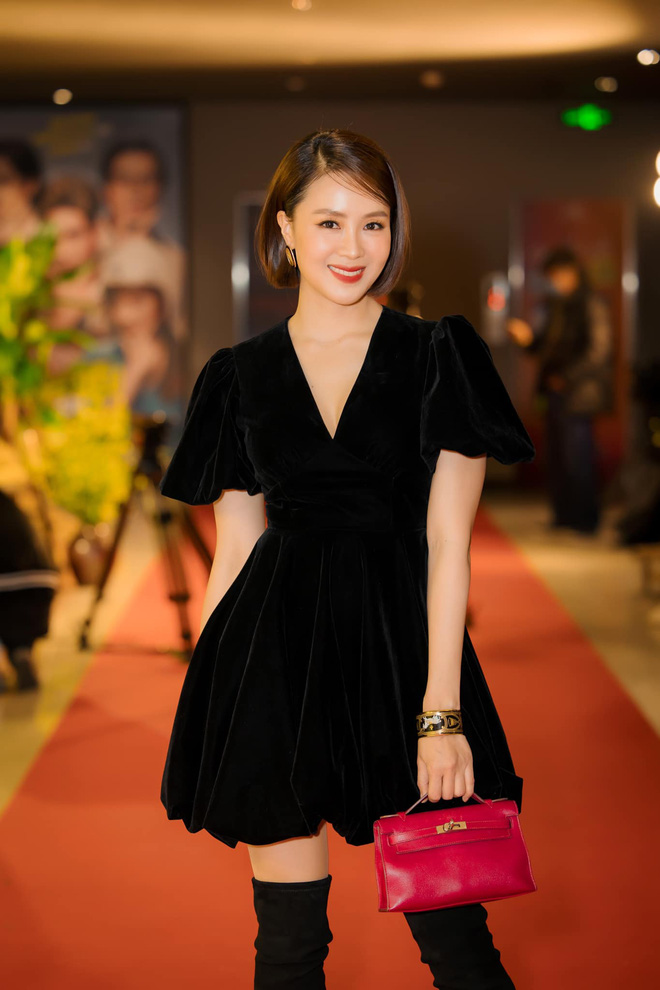 Những bộ cánh tông đen đầy sức hút của dàn nữ diễn viên Việt - Ảnh 10.