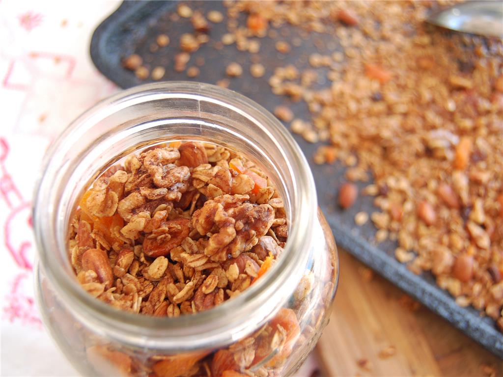 Tự làm granola tại nhà ăn sáng hay ăn vặt đều vừa ngon vừa tiện lại rẻ! - Ảnh 3.