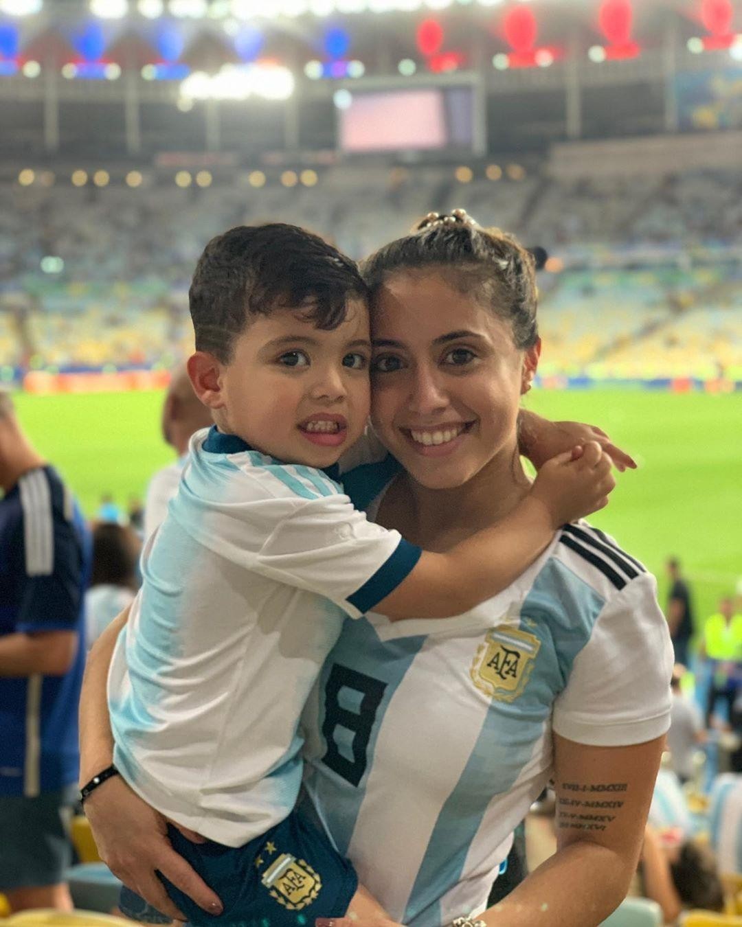 Vợ Messi và dàn WAGs của đội hình mạnh nhất tuyển Argentina tại World Cup 2022 - Ảnh 10.