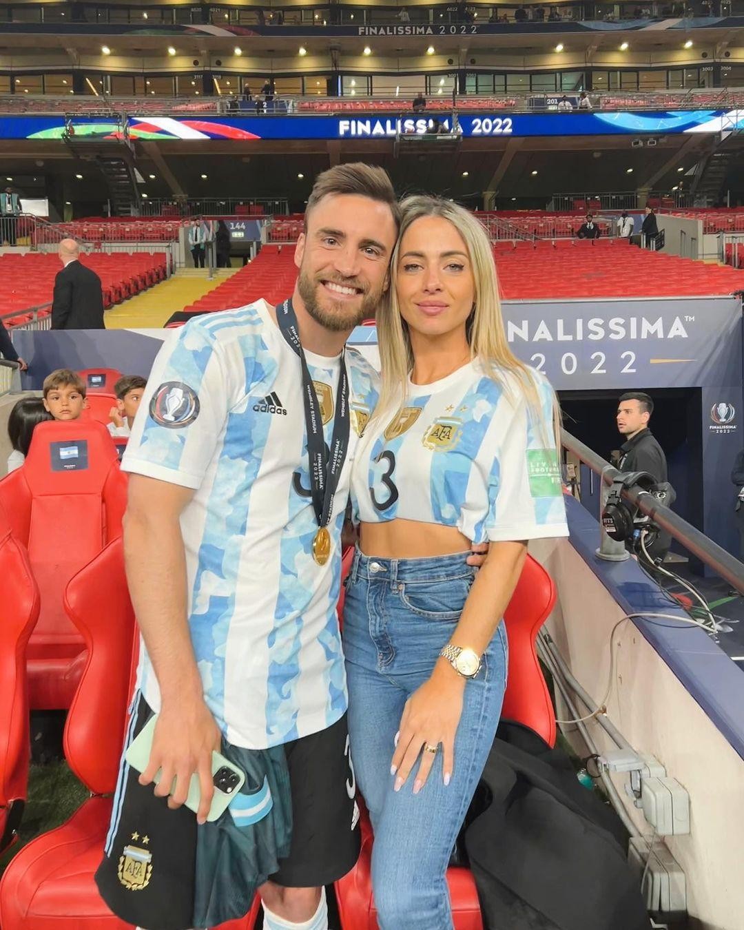 Vợ Messi và dàn WAGs của đội hình mạnh nhất tuyển Argentina tại World Cup 2022 - Ảnh 11.