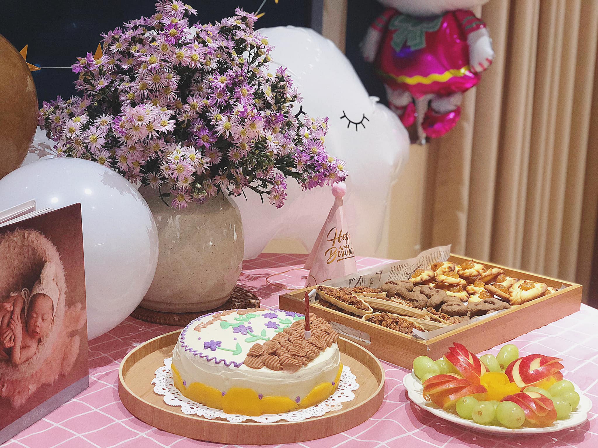 Mẹ khéo tay tự trang trí và làm bánh siêu ngon cho tiệc sinh nhật của các con - Ảnh 3.